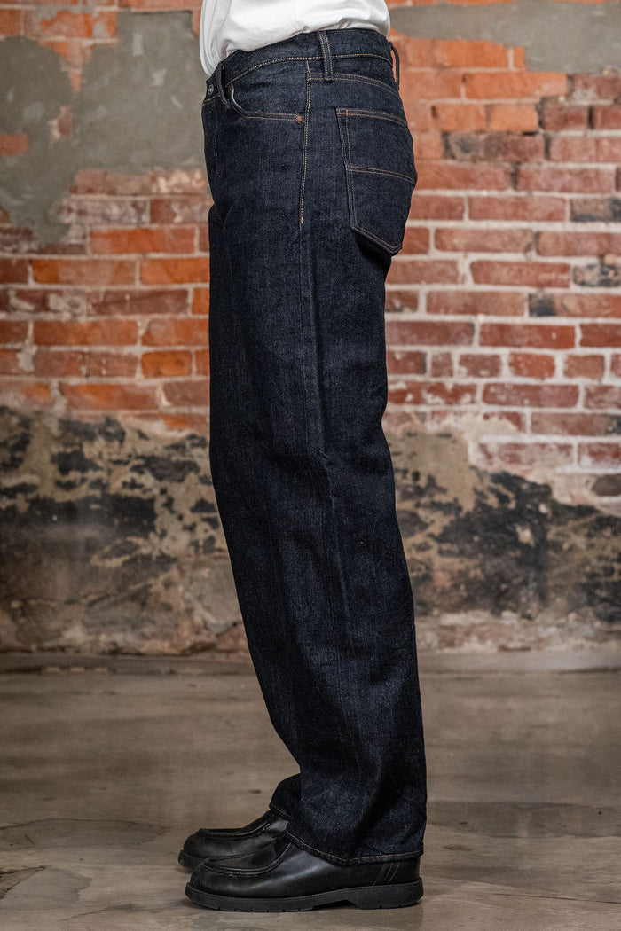 Big John M1803 17oz Heavy Gauge Jeans Straight Fit - Indigo One Wash. on model side profile