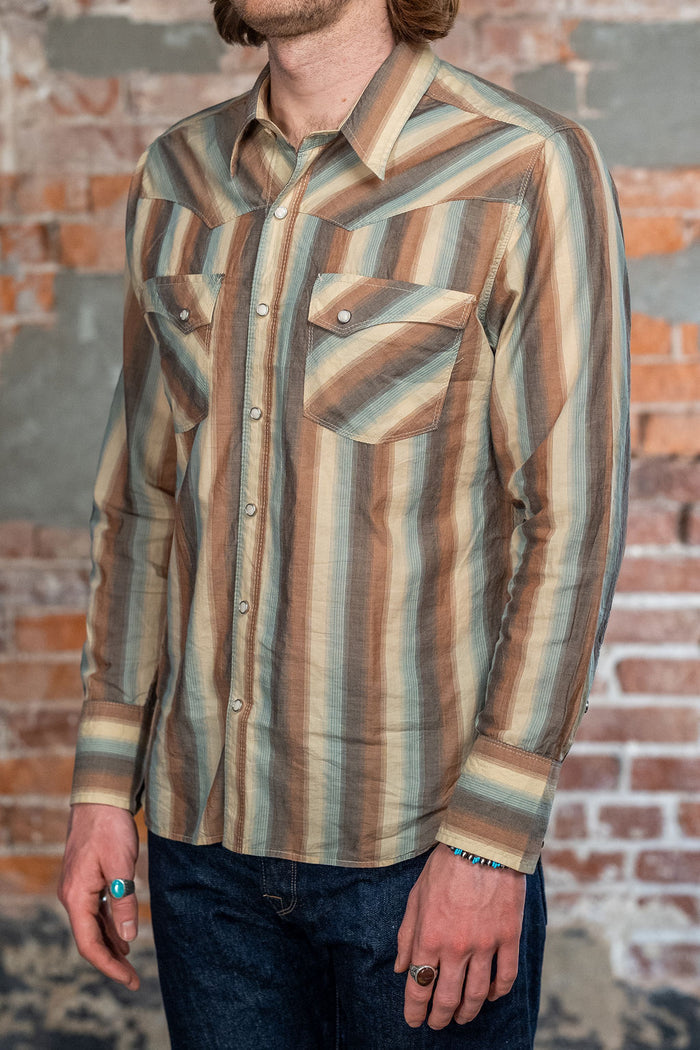 Freenote Cloth Calico -  Desert Stripe. on model side profile