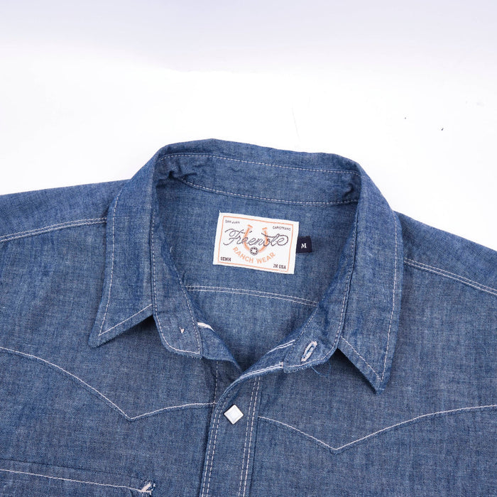 Freenote Cloth Calico - Dusty Blue. close up of inside tag and collar