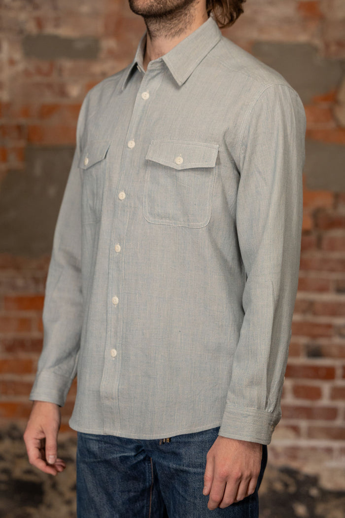 Indi + Ash LS Smith Workshirt - Handwoven Kala Cotton light blue, on model side view