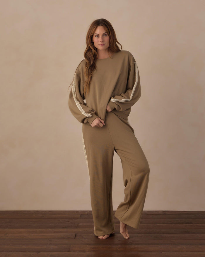 Rylee + Cru Women's Oversized Sweatshirt || Olive