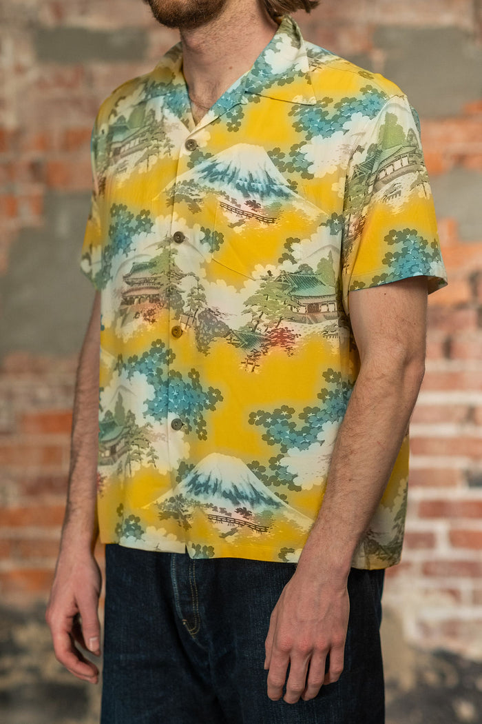 Sun Surf Rayon Hawaiian Shirt “Ancient Capital” - Yellow. on model side profile