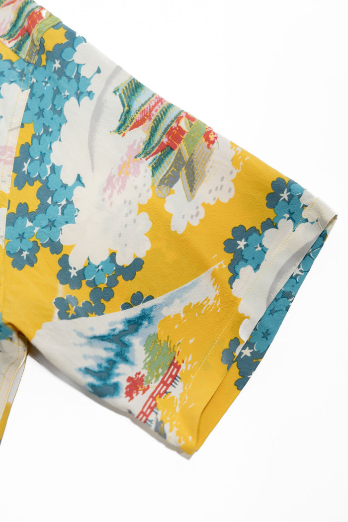 Sun Surf Rayon Hawaiian Shirt “Ancient Capital” - Yellow. close up detail of sleeve