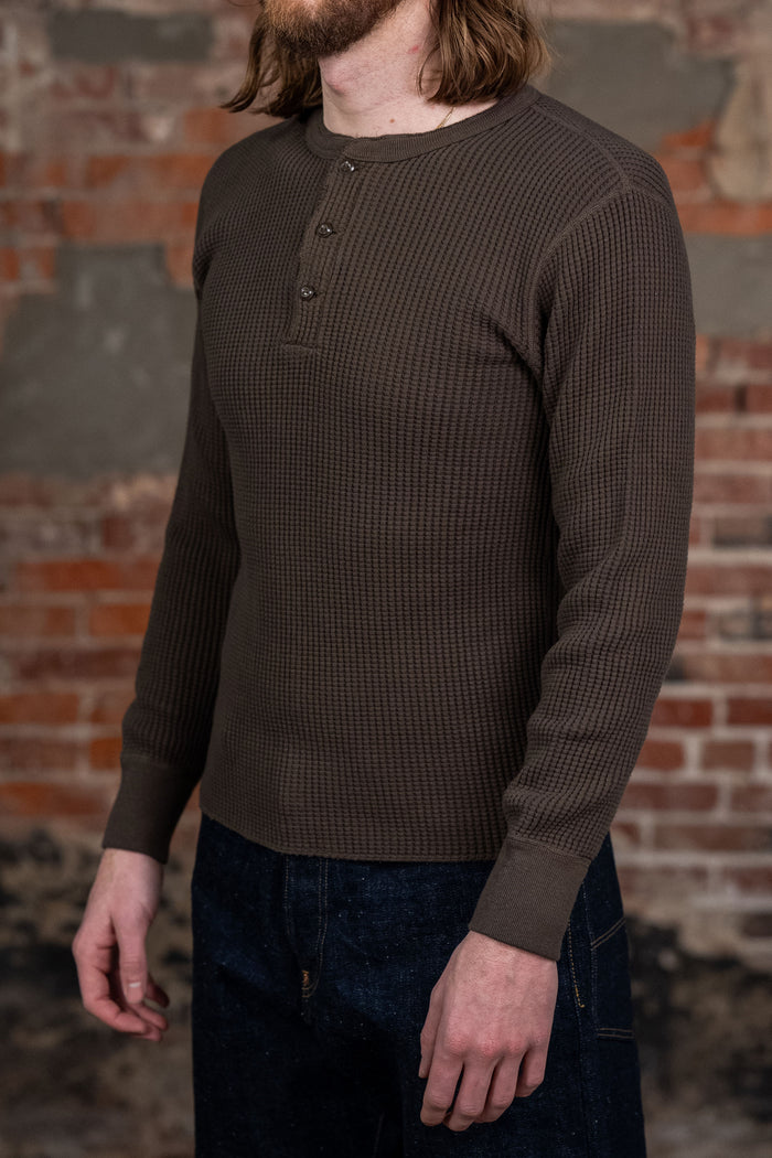 UES Big Waffle Henley - Brown